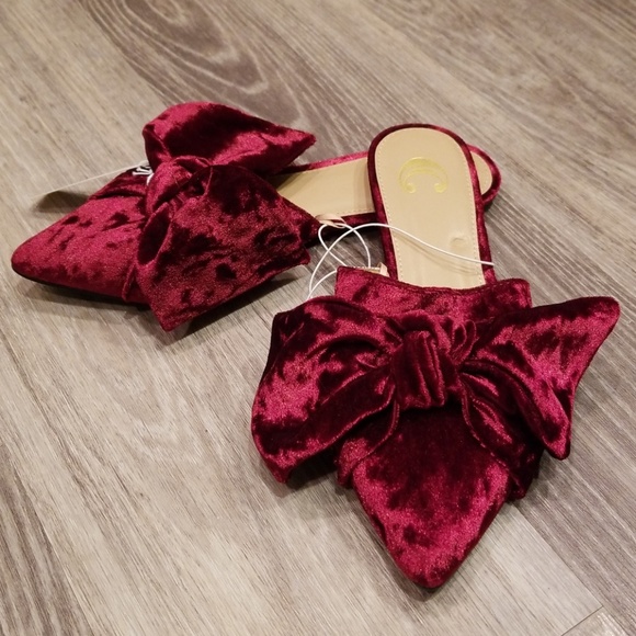 Charming Charlie Shoes - NWT 😍 Crushed Velvet Mules with Bow